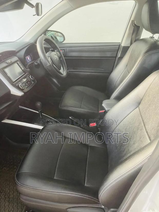 Toyota Corolla Fielder 1.5 Hybrid FWD 2020 Silver