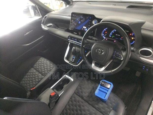 Toyota Voxy Hybrid S-Z 2WD 7-Seater 2022 Pearl