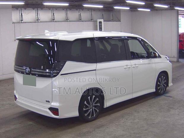 Toyota Voxy Hybrid S-Z 2WD 7-Seater 2022 Pearl