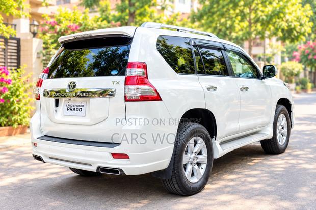 Toyota Land Cruiser 4.0 V6 DLX 2015 Pearl