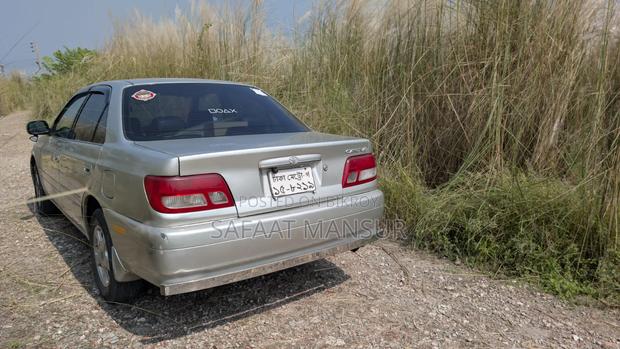 Toyota Carina 1.5 FWD Sedan 2000 Silver