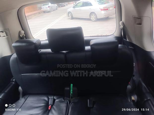 Toyota Noah 2.0 143hp FWD (8 Seater) 2011 Black