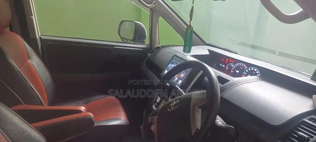 Toyota Noah 2009 White