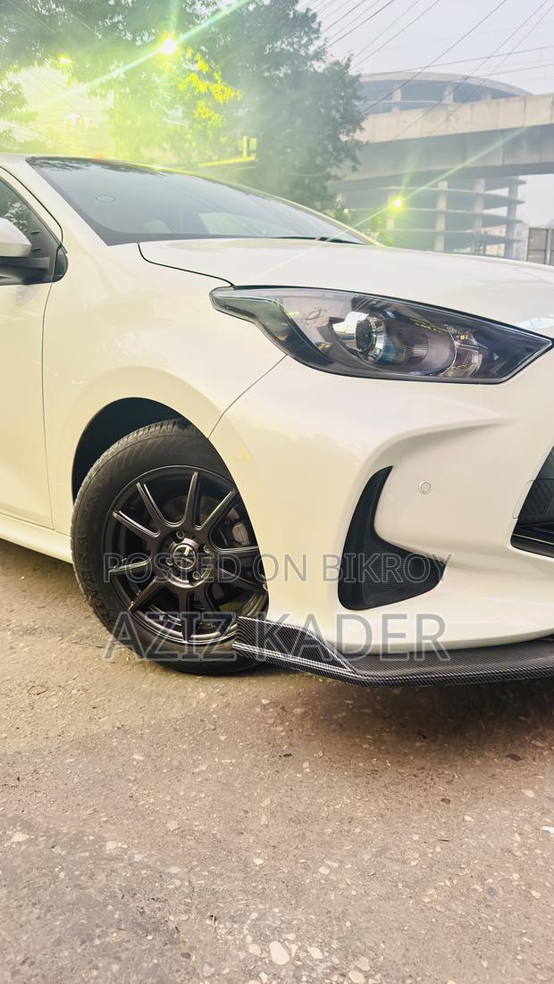 Toyota Yaris 1.5 Sedan XLE 2020 Pearl