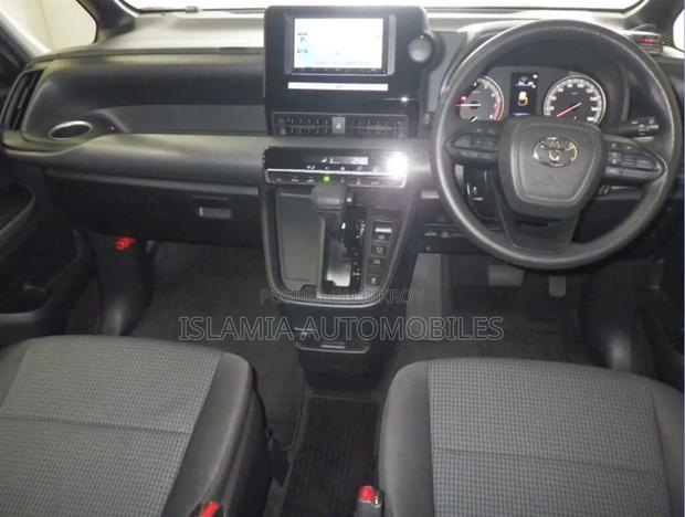 Toyota Noah 2022 Black