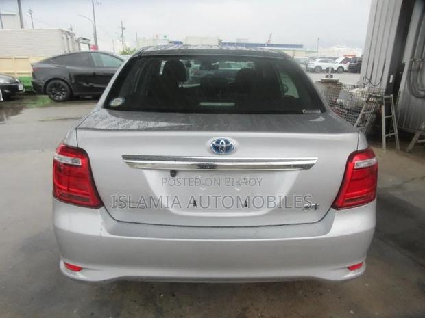 Toyota Axio 2021 Silver