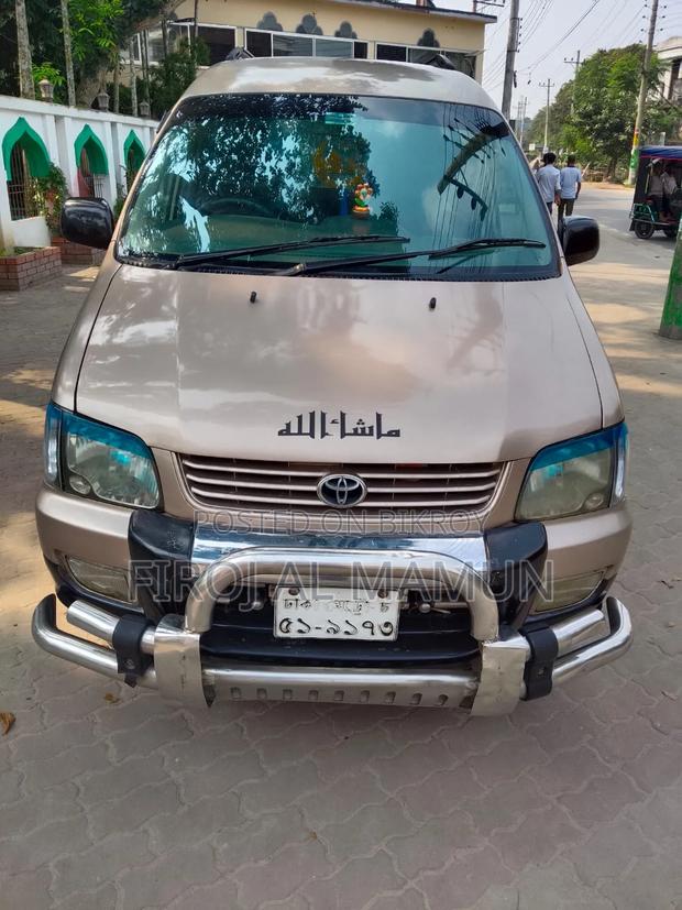 Toyota Noah 2001 White