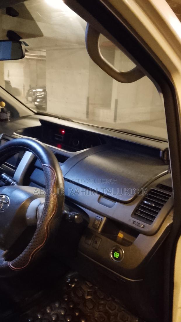 Toyota Noah 2010 Pearl
