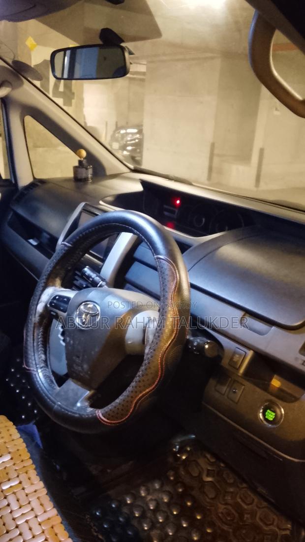 Toyota Noah 2010 Pearl