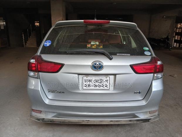 Toyota Corolla Fielder 1.5 Hybrid FWD 2020 Silver