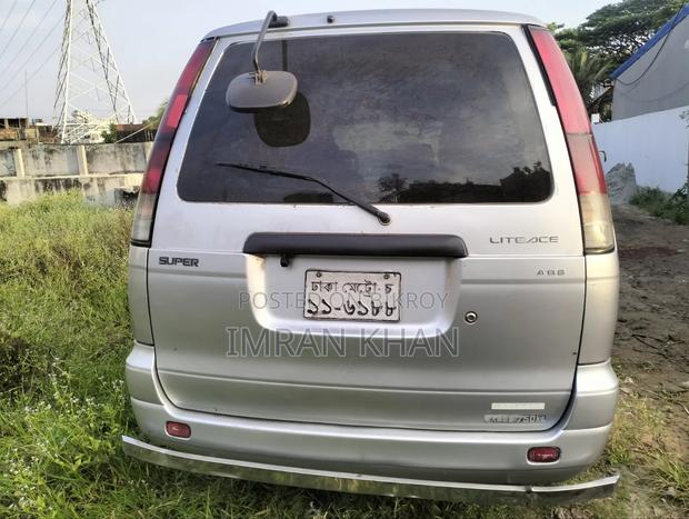 Car 2003 Silver