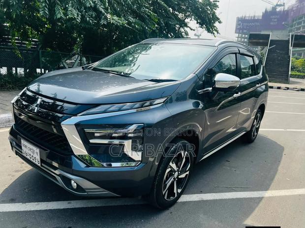 Mitsubishi Xpander E 2025 Gray