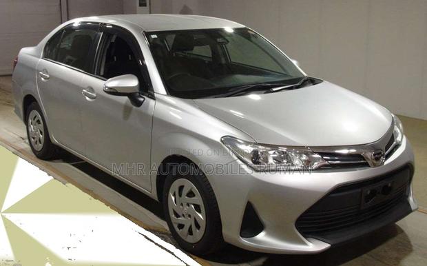 Toyota Axio 2021 Silver