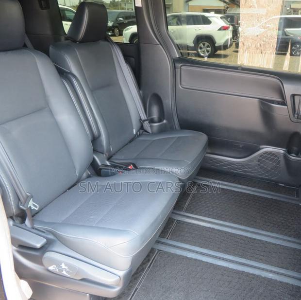 Toyota Esquire 2.0 FWD (7 seater) 2021 Black