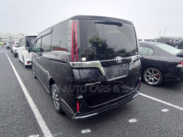 Toyota Esquire 2.0 AWD (8 seater) 2021 Black