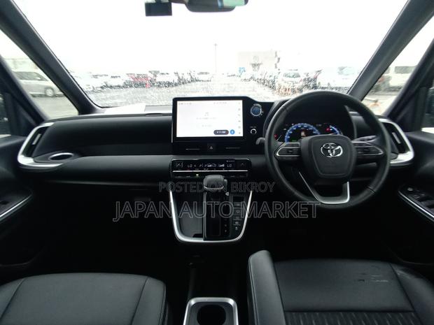 Toyota Noah 2022 Black