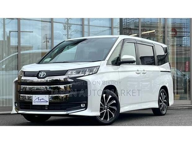 Toyota Noah 2023 Pearl