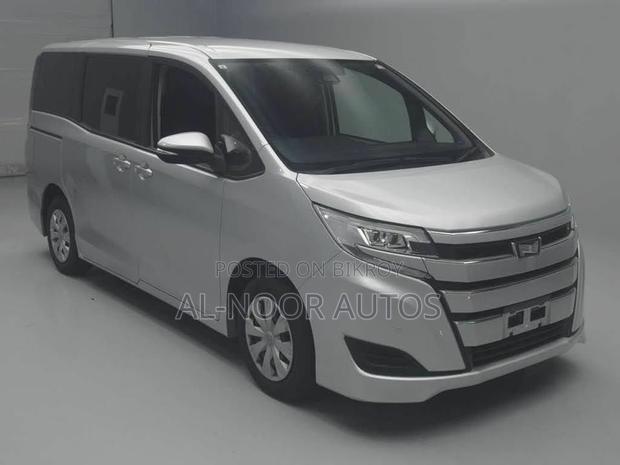 Toyota Noah 2.0 FWD (8 Seater) 2021 Silver