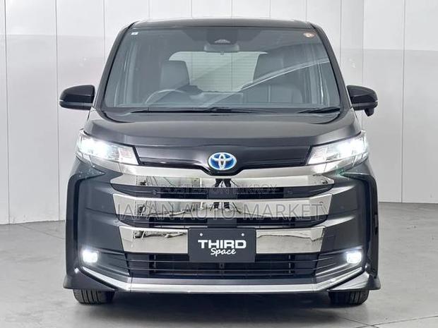 Toyota Noah 2022 Black