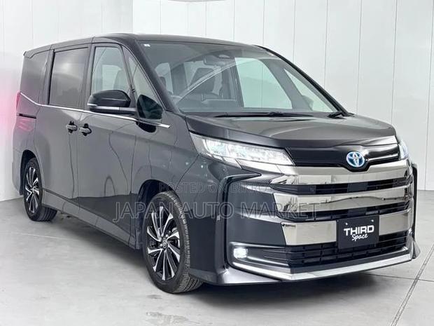 Toyota Noah 2022 Black