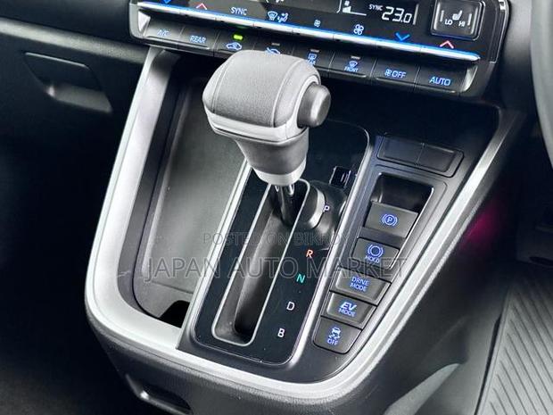 Toyota Noah 2022 Black