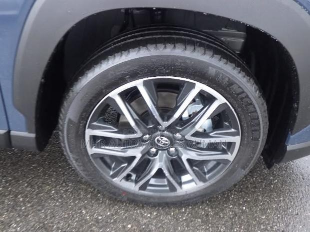 New Toyota Corolla Cross 2026 Gray