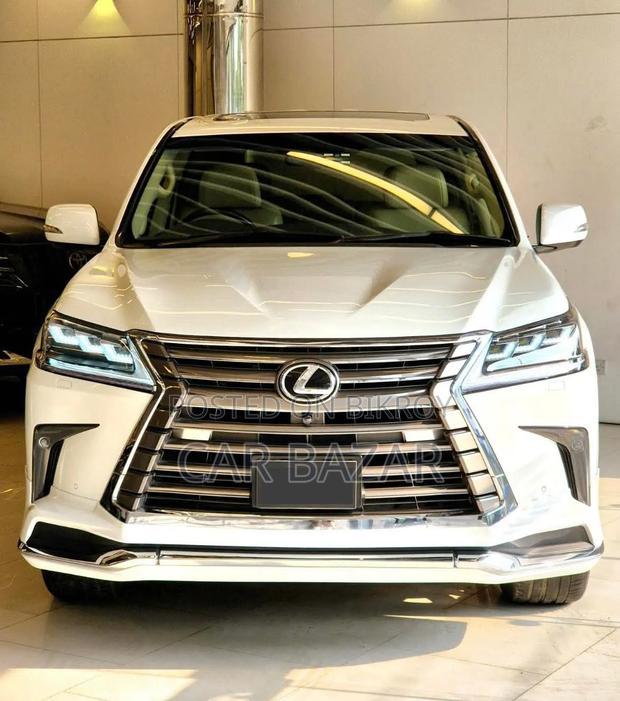 Lexus LX 570 AWD 2013 White