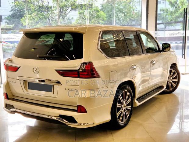 Lexus LX 570 AWD 2013 White