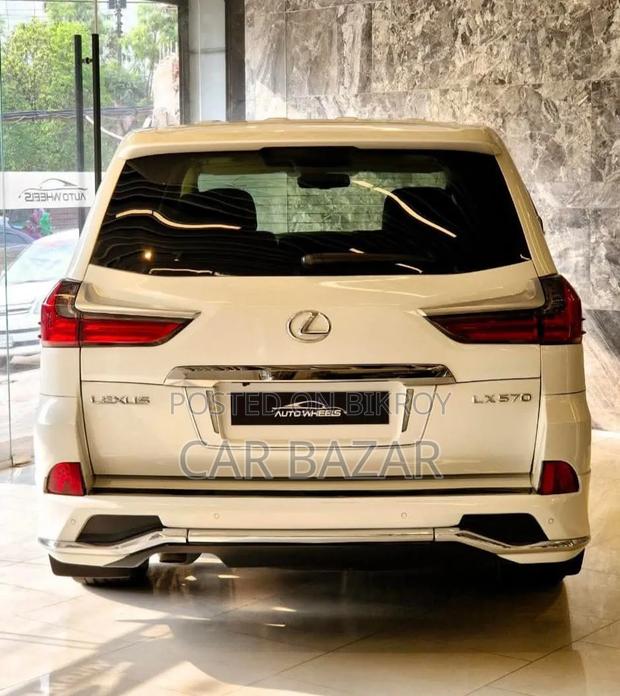 Lexus LX 570 AWD 2013 White
