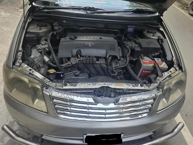 Toyota Corolla Sedan 2005 Gold