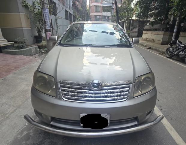 Toyota Corolla Sedan 2005 Gold