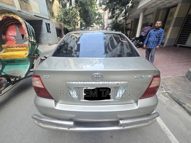 Toyota Corolla Sedan 2005 Gold