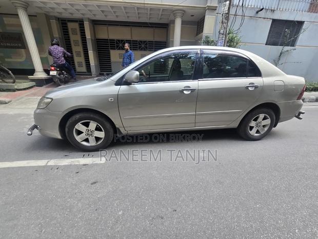Toyota Corolla Sedan 2005 Gold