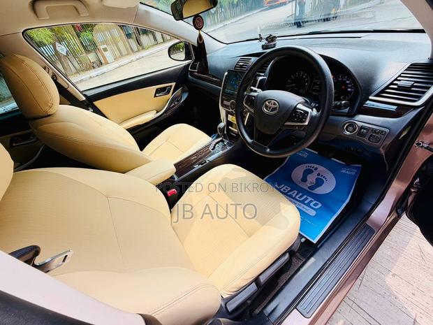 Toyota Premio 2019