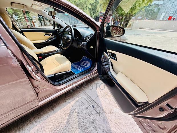 Toyota Premio 2019