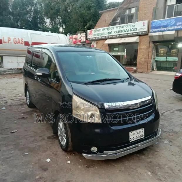 Toyota Noah 2008 Black
