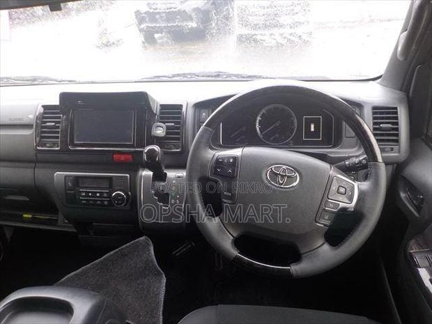 Toyota Grand HiAce 2001 Pearl
