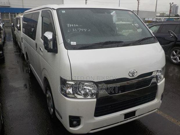 Toyota Grand HiAce 2000 Pearl