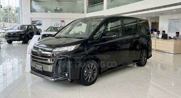 New Toyota Noah 2023 Black
