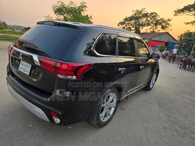 Mitsubishi Outlander 2013 Black