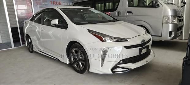 Toyota Prius 2021 Pearl