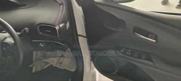 Toyota Prius 2021 Pearl