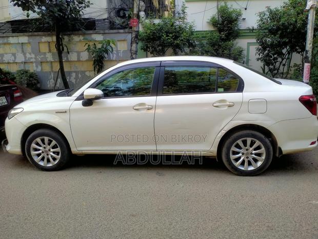 Toyota Axio 1.5 Hybrid 2WD 2016 White