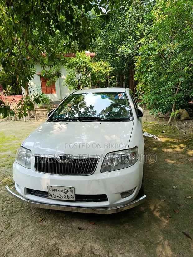 Toyota Corolla Sedan 2004 White