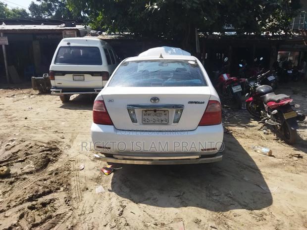 Toyota Corolla Sedan 2004 White