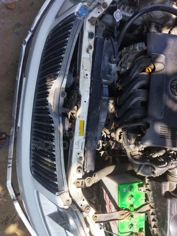 Toyota Corolla Sedan 2004 White
