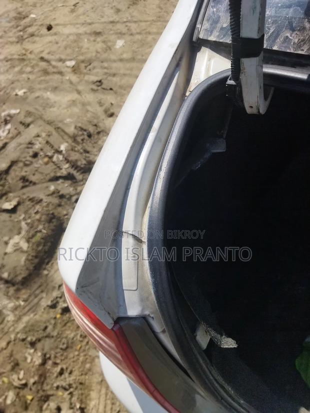 Toyota Corolla Sedan 2004 White