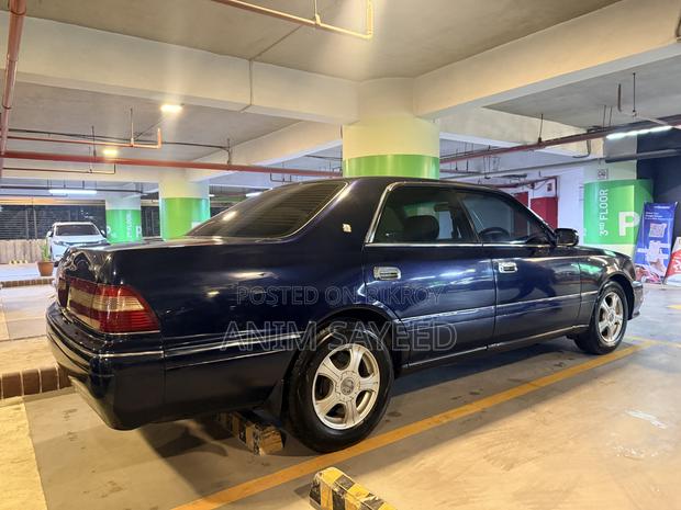 Toyota Crown 1997 Blue