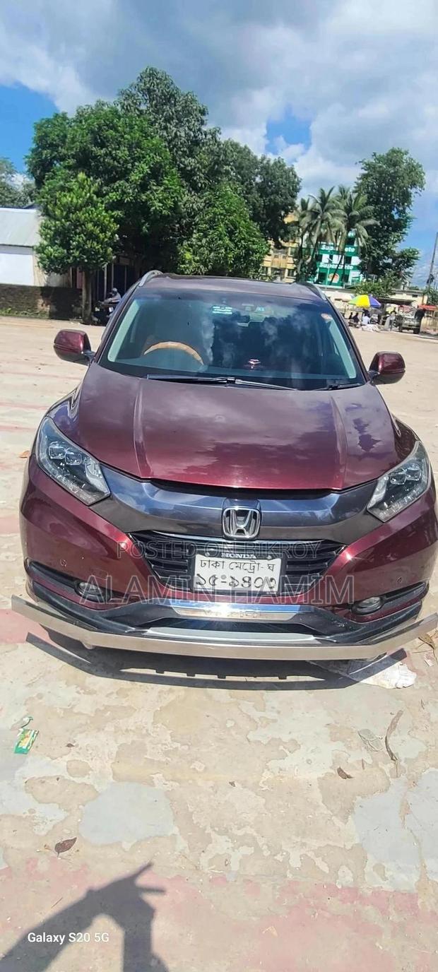 Honda Vezel 1.5 Hybrid 2WD 2015 Red