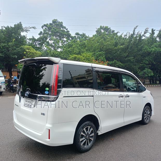 Toyota Noah 1.8 FWD Hybrid (7 seater) 2018 Pearl